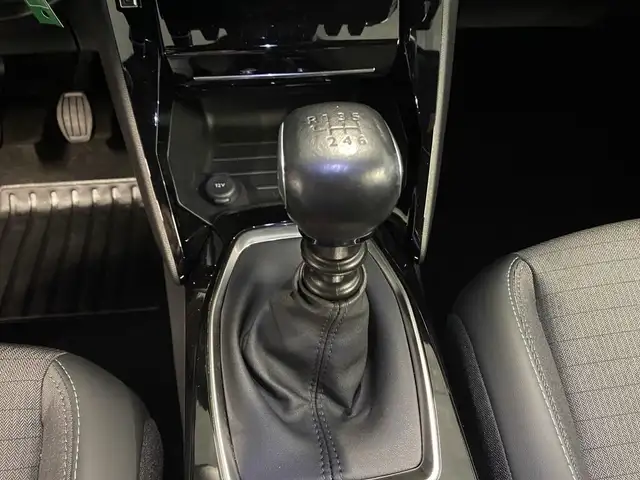 Peugeot 2008 view 12