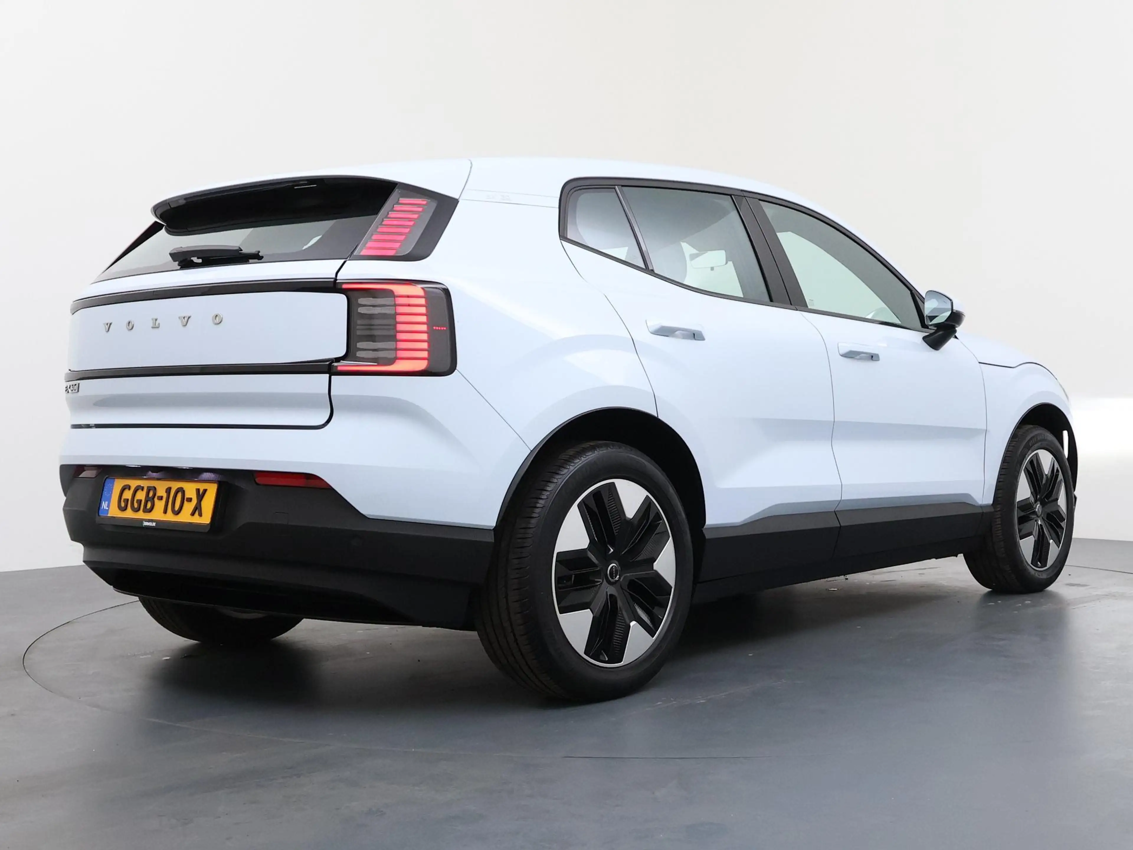 Volvo EX30 Single Motor Core 51 kWh | SOH 98,8% | 337 km WLTP — photo 5