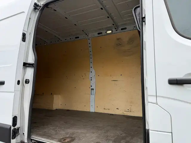 Opel Movano view 5