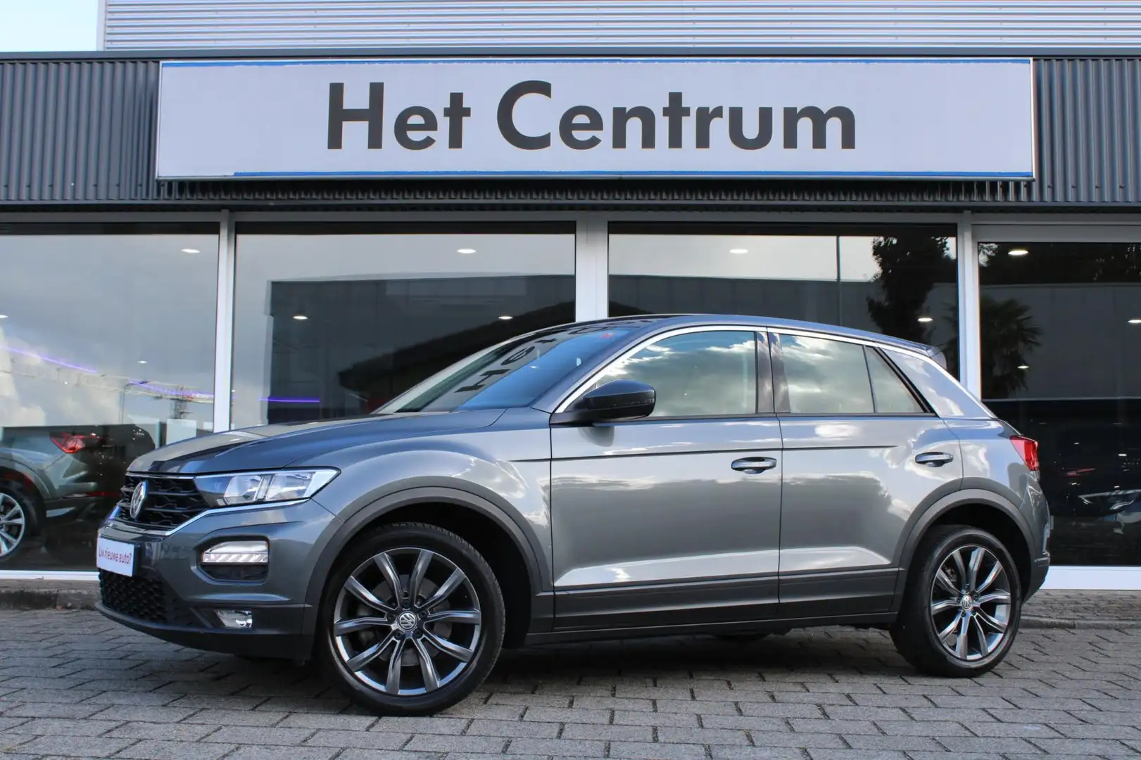 Volkswagen T-Roc 1.0 TSI 116PK Style / Verwarmbare stoelen / Naviag Gris - 2