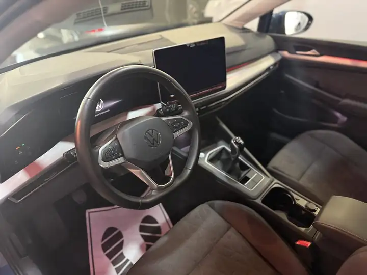 Volkswagen Golf 2025, foto 7