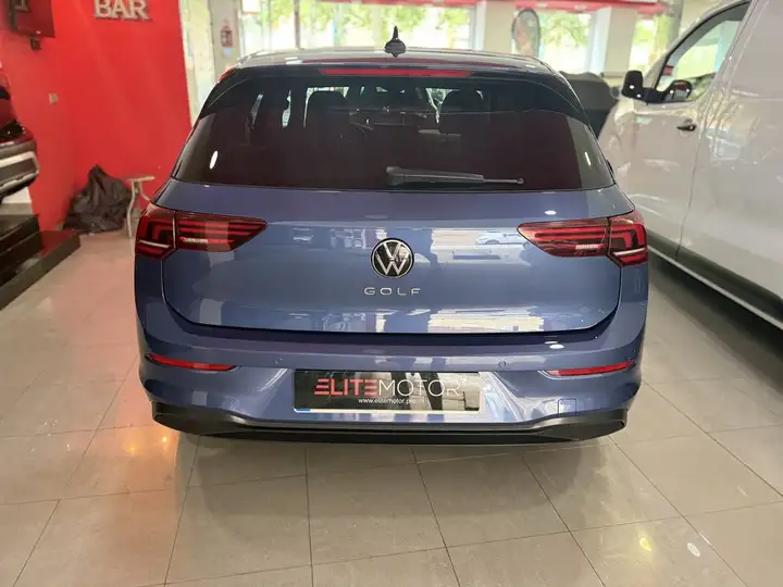 Volkswagen Golf 2025, foto 2