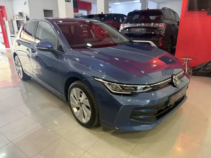 Volkswagen Golf 2025, foto 10