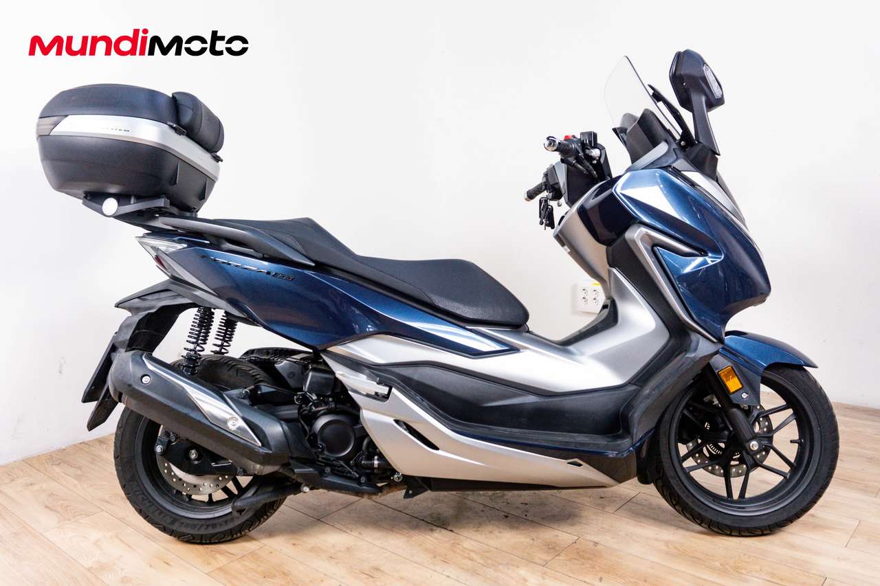 Honda Forza 300