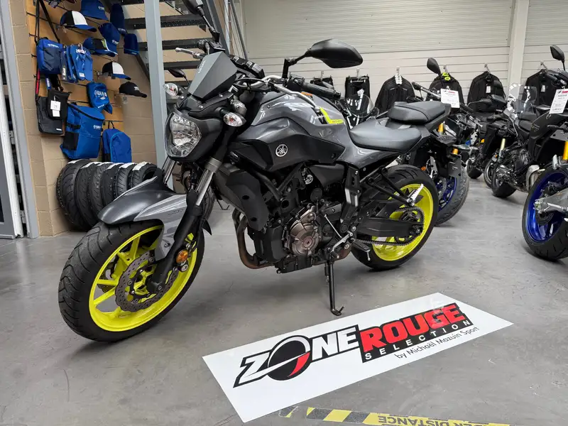 Yamaha MT-07 - foto 2