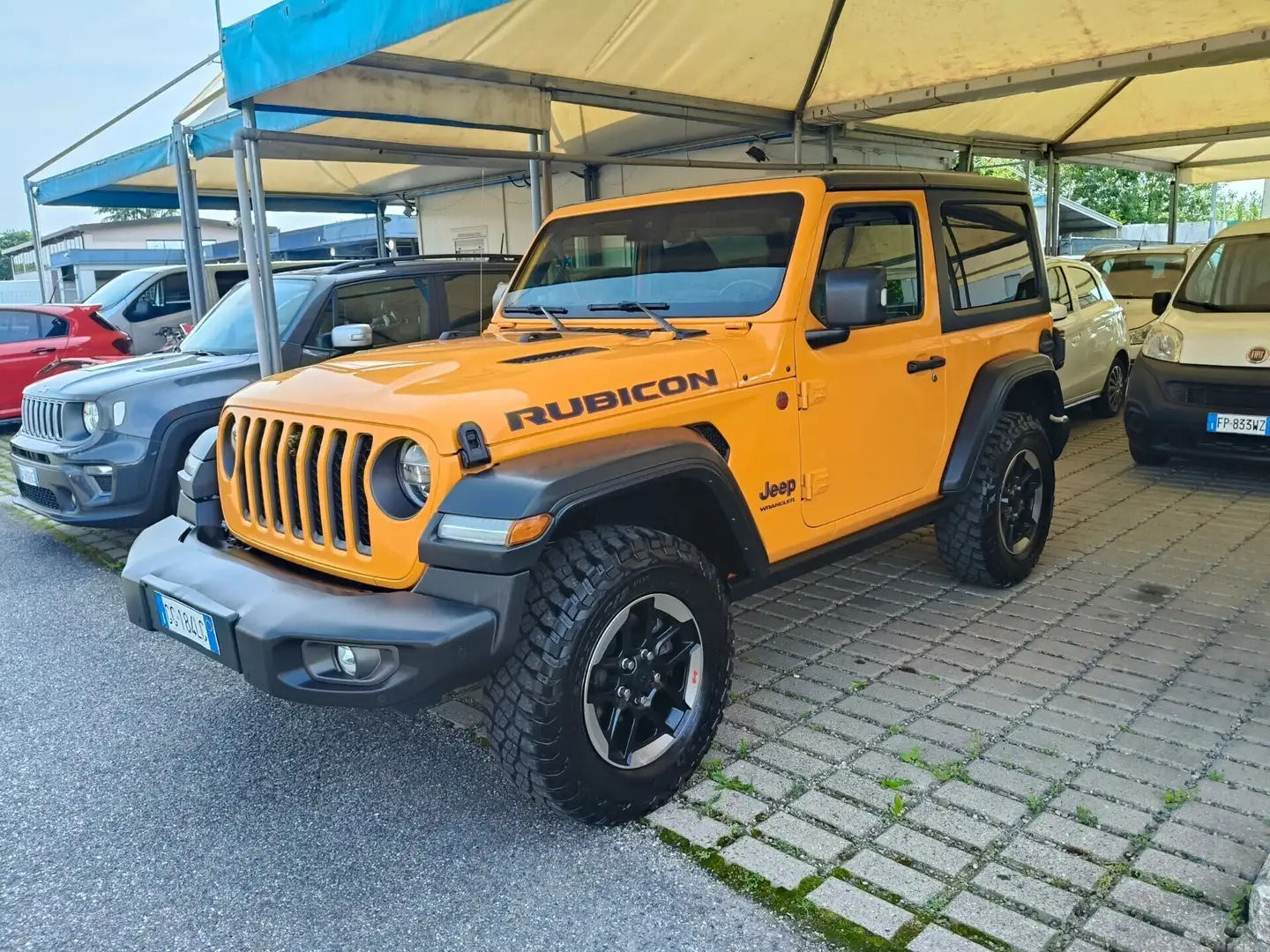 Jeep Wrangler 2.0 Turbo Rubicon Amarillo - 1