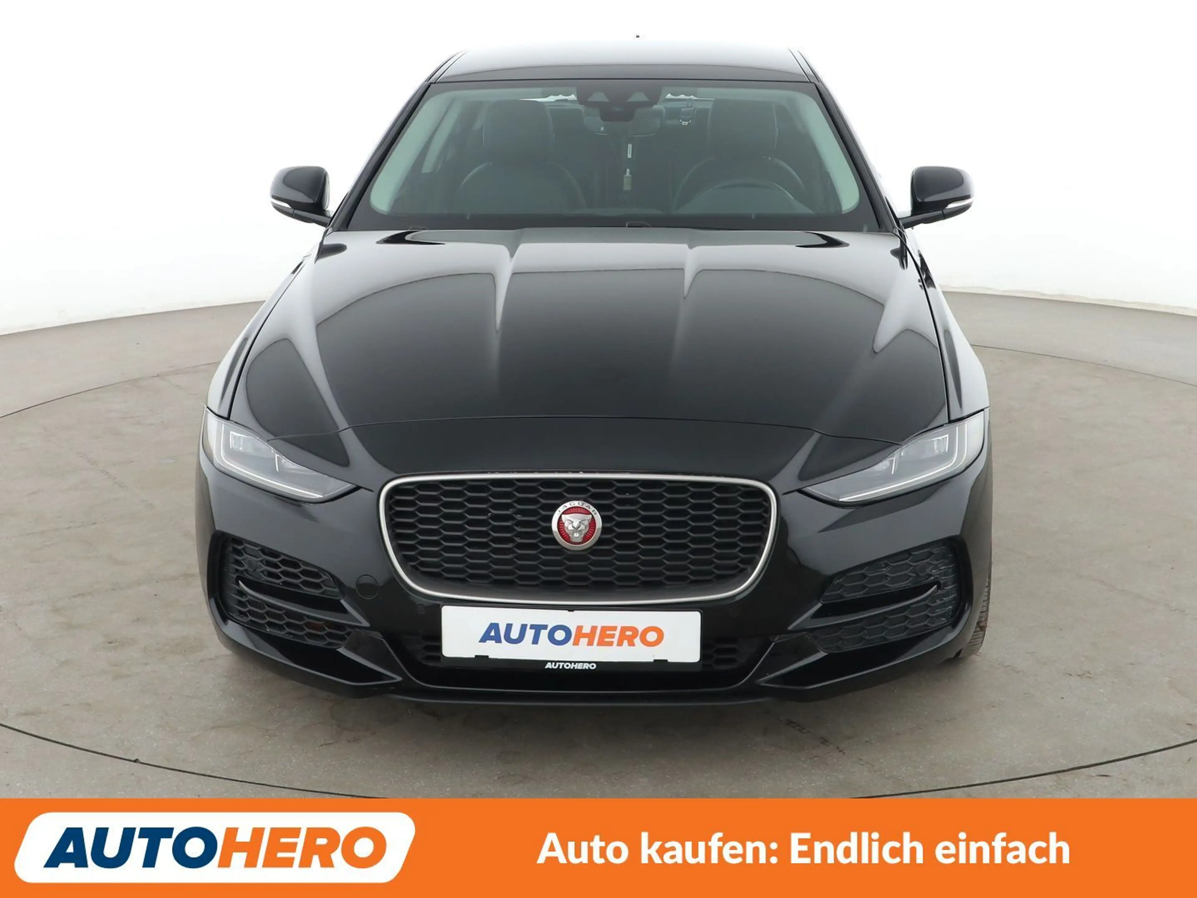 Jaguar XE 25t S Aut*NAVI*LED*TEMPO*CAM*PDC*KLIMA* — photo 9