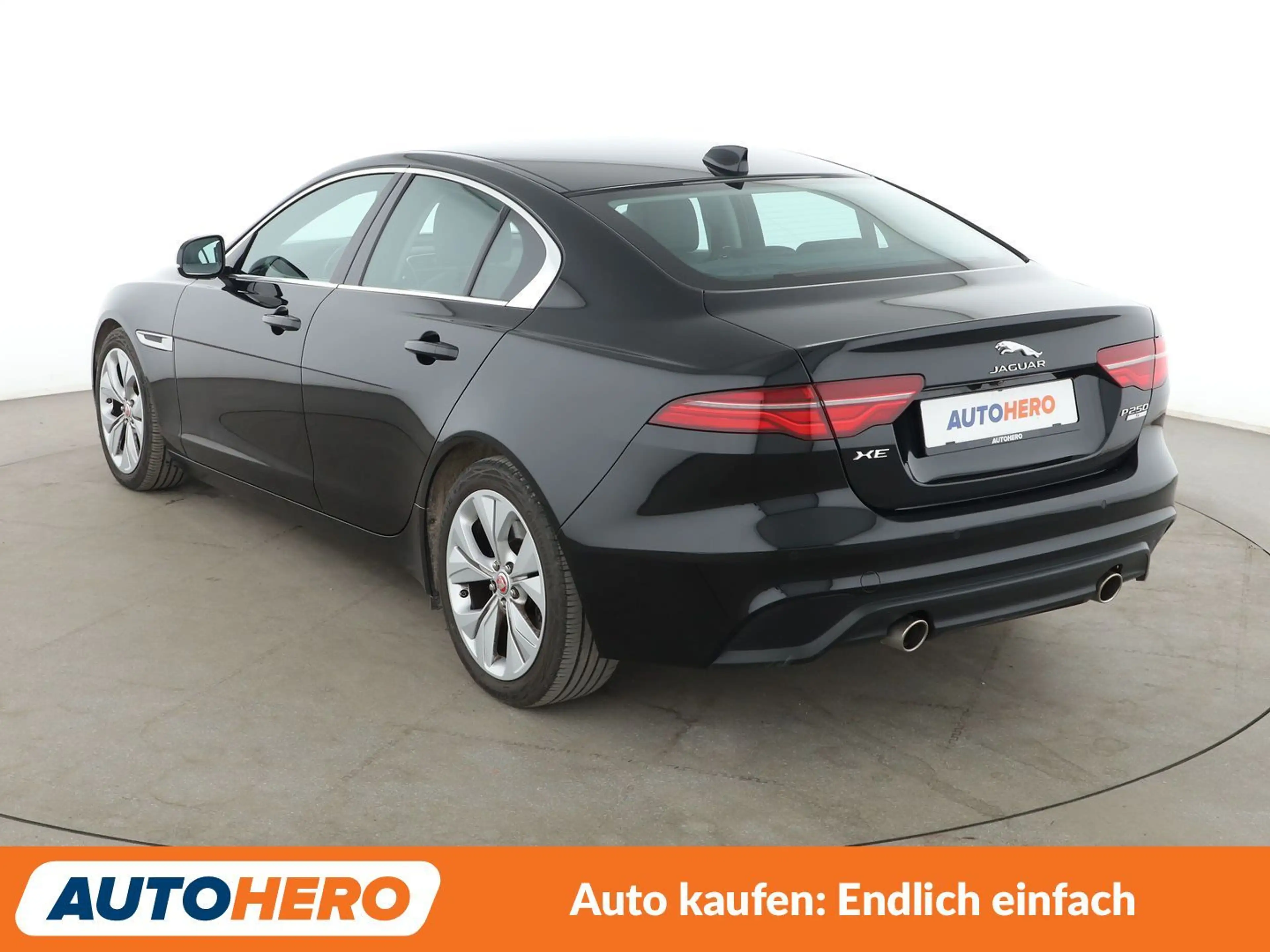 Jaguar XE 25t S Aut*NAVI*LED*TEMPO*CAM*PDC*KLIMA* — photo 4