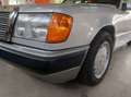 Mercedes-Benz E 230 Stříbrná - thumbnail 3