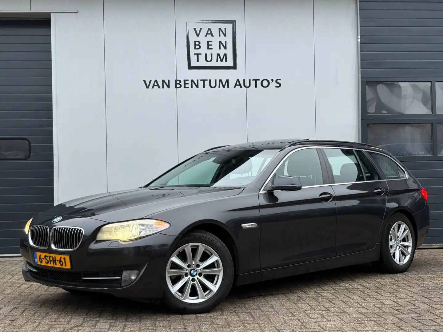 BMW 520 5-serie Touring 520d 184pk Autom. Panorama Leder N Grau - 1