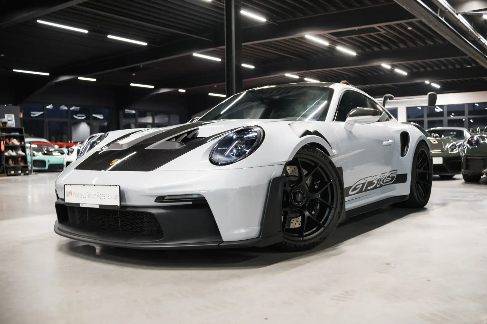 Porsche 992 /911 GT3 RS-Weissach-Lift-LDE-Kam.-90L-Clubsp Grau - 2