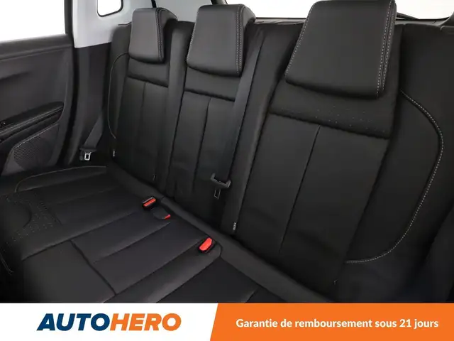 Peugeot 2008 view 14