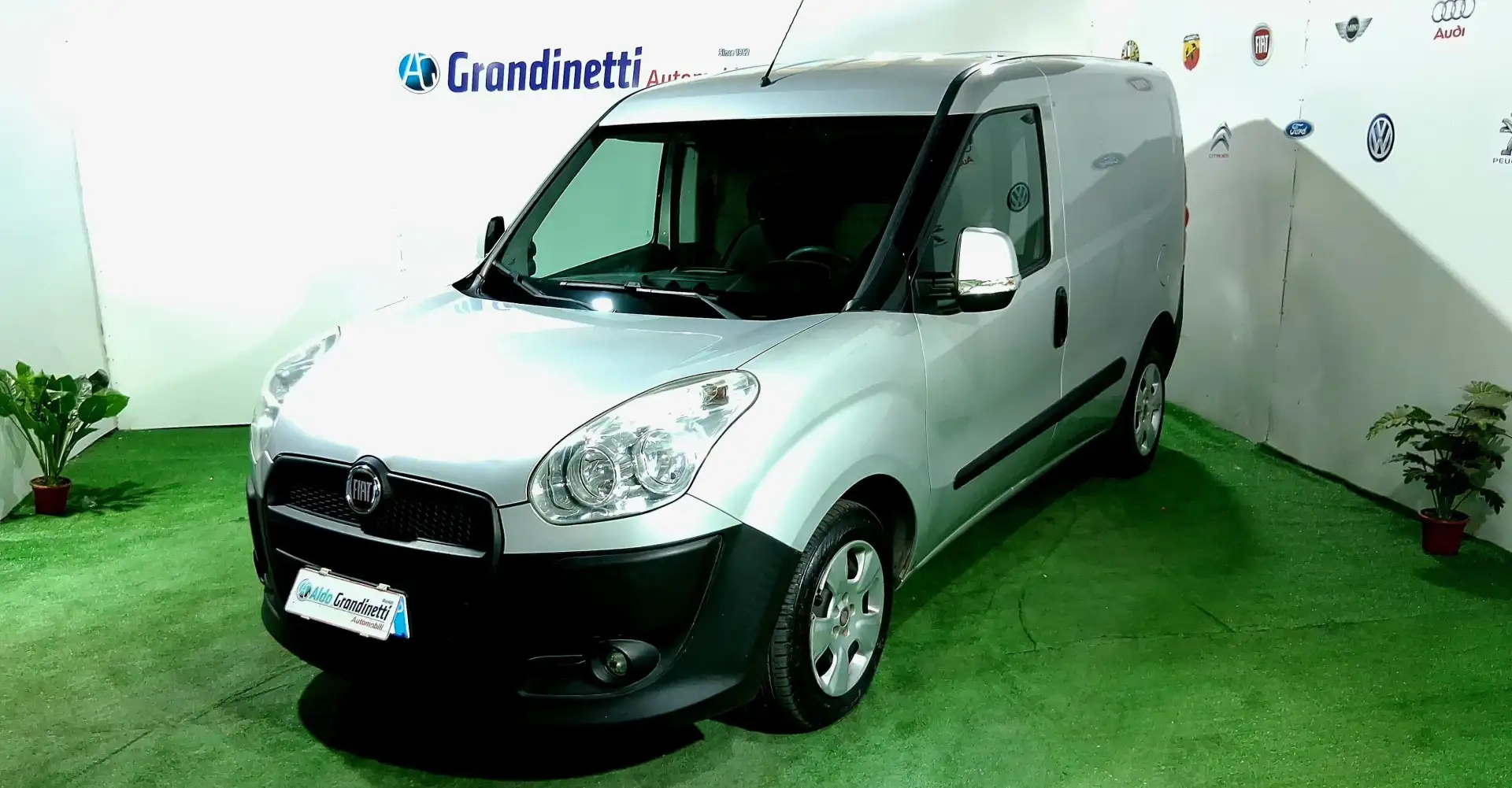 Fiat Doblo DoblÃ¨ 1.6 MJT 120CV S&S Lounge Grigio - 1