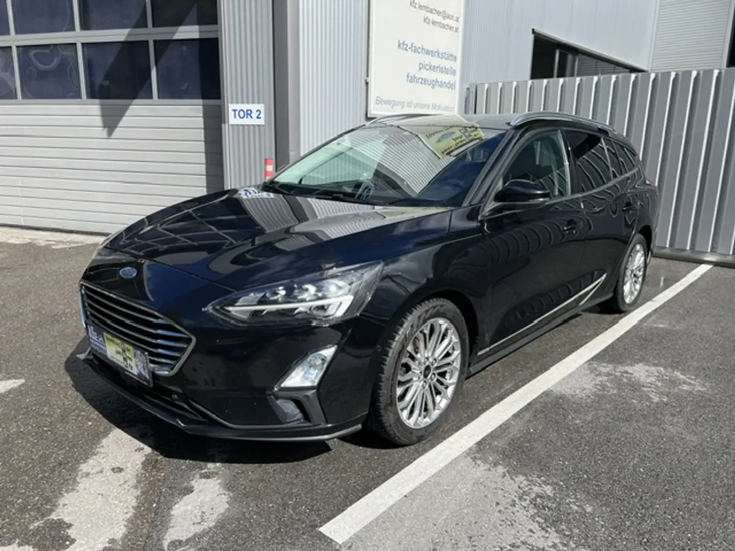 Ford Focus Titanium Schwarz - 1