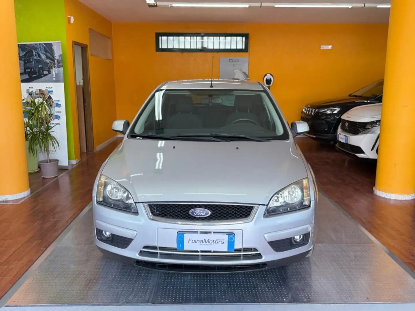 Ford Focus + 1.6 TDCi (90CV) 5p. Grigio - 1