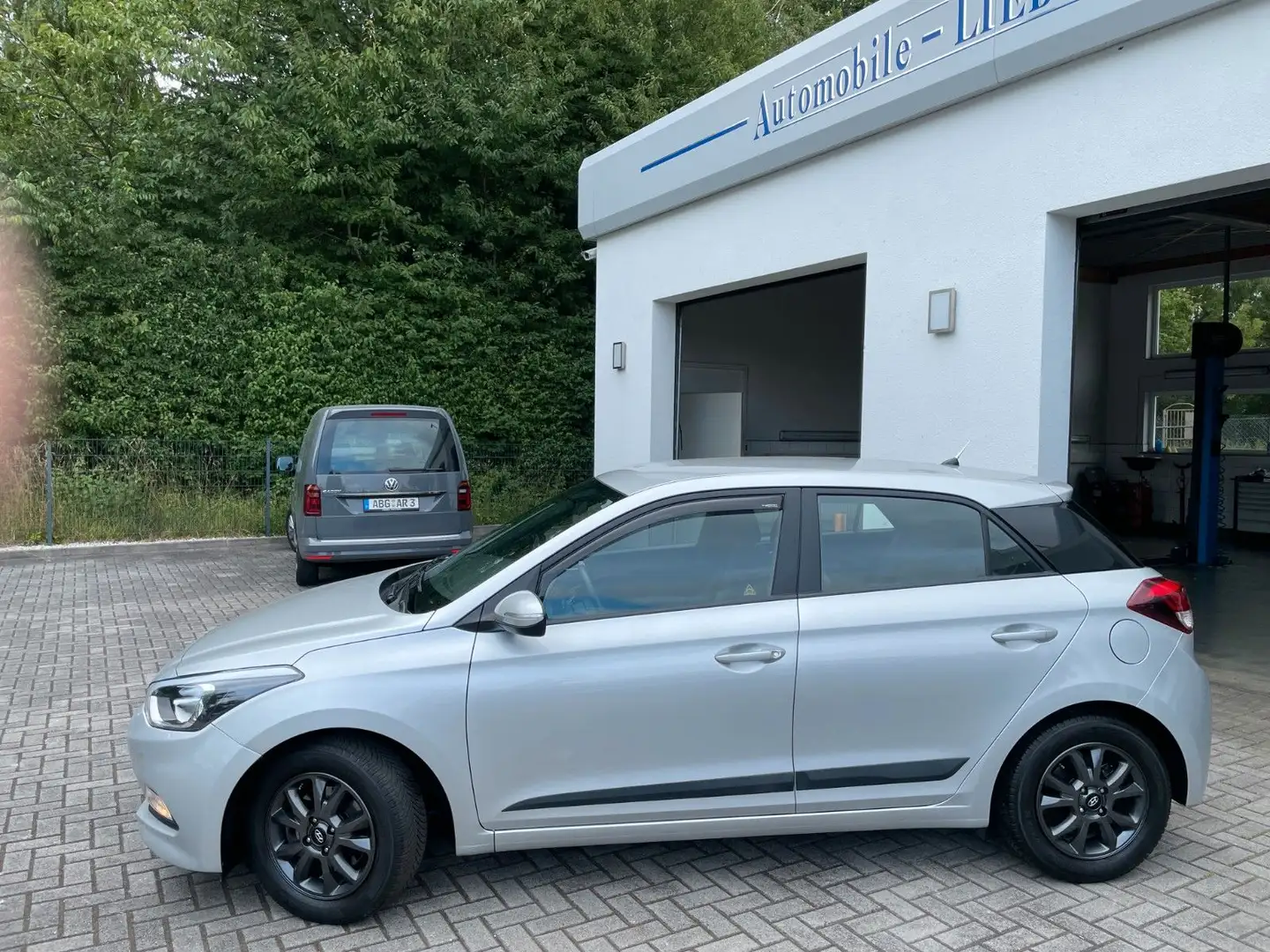 Hyundai i20 1.0 T-GDI 101PS*Klima*SHZ*LHZ* LMF-Allwetter Silber - 2