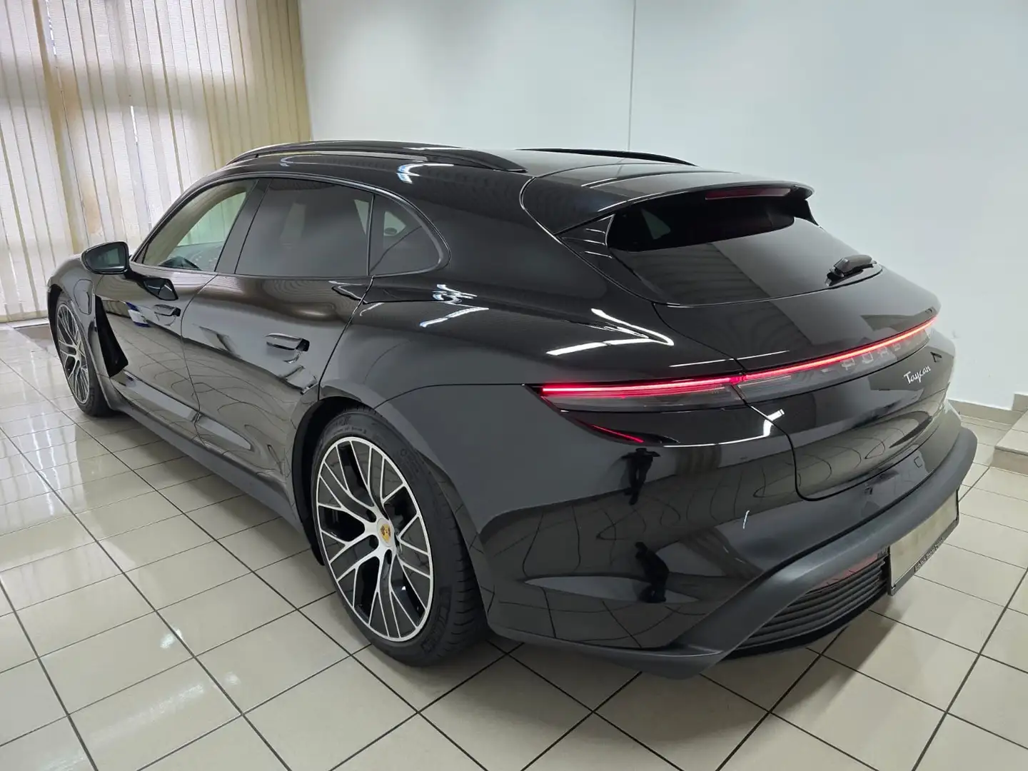 Porsche Taycan Sport Turismo Luftfahrwerk Panorama 360° Schwarz - 2