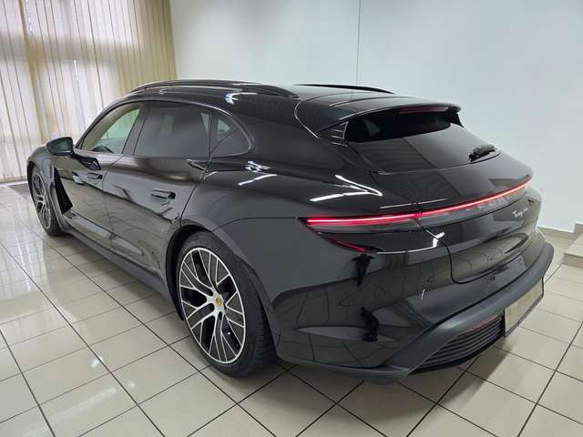 Porsche Taycan Sport Turismo Luftfahrwerk Panorama 360°