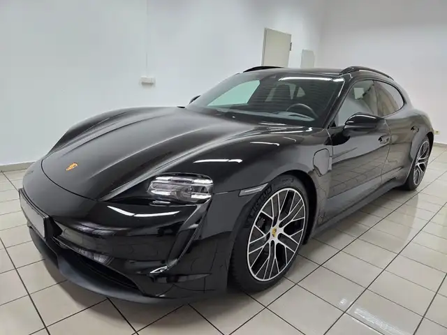 Porsche Taycan Sport Turismo Luftfahrwerk Panorama 360°
