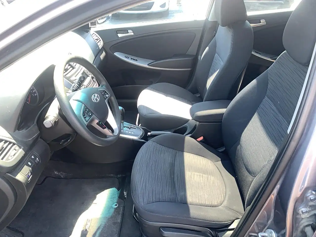 Hyundai ACCENT photo Hyundai ACCENT