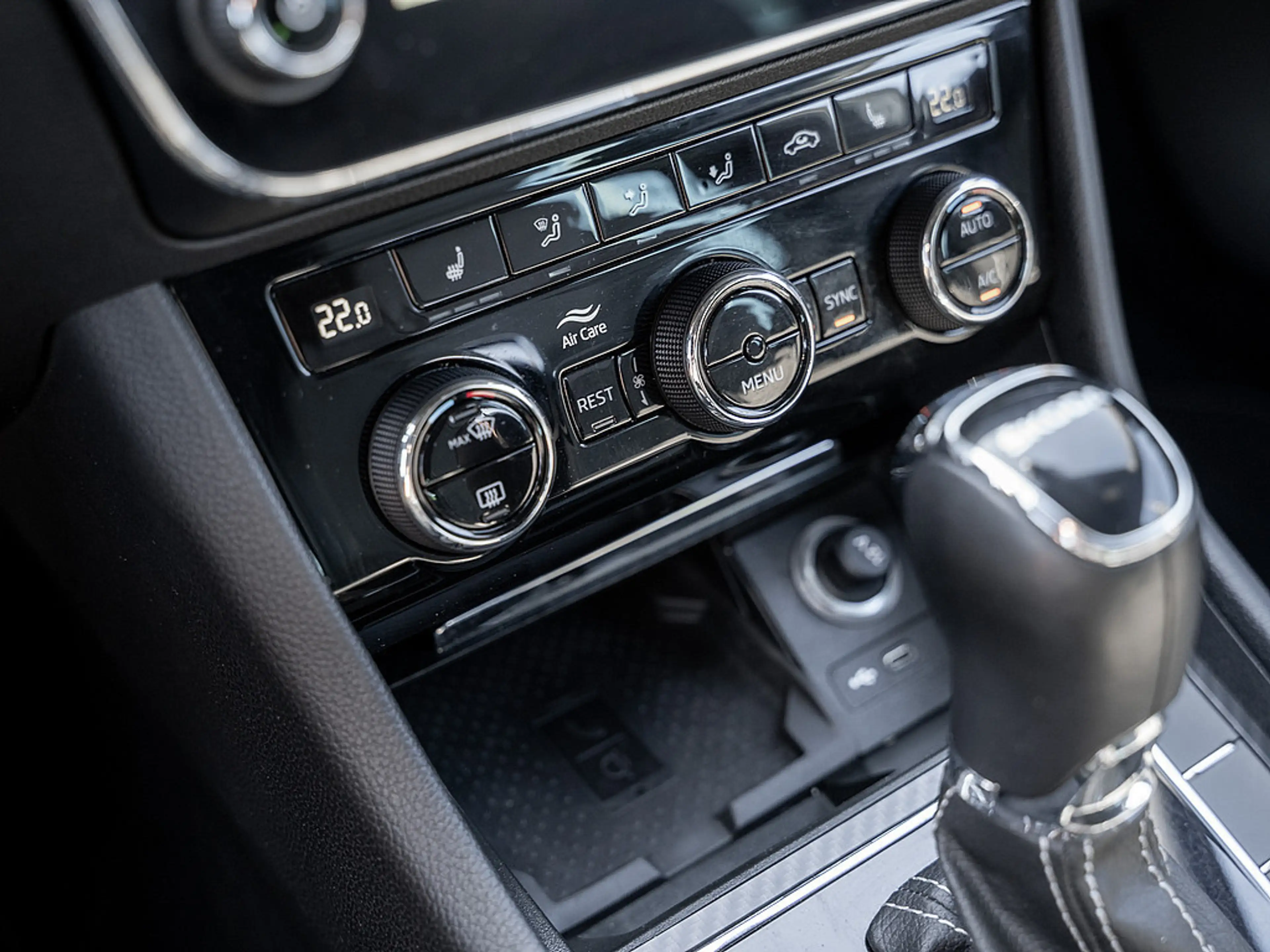 Skoda Superb Combi 2.0 TDI Sportline AHK KAM MATRIX — photo 8