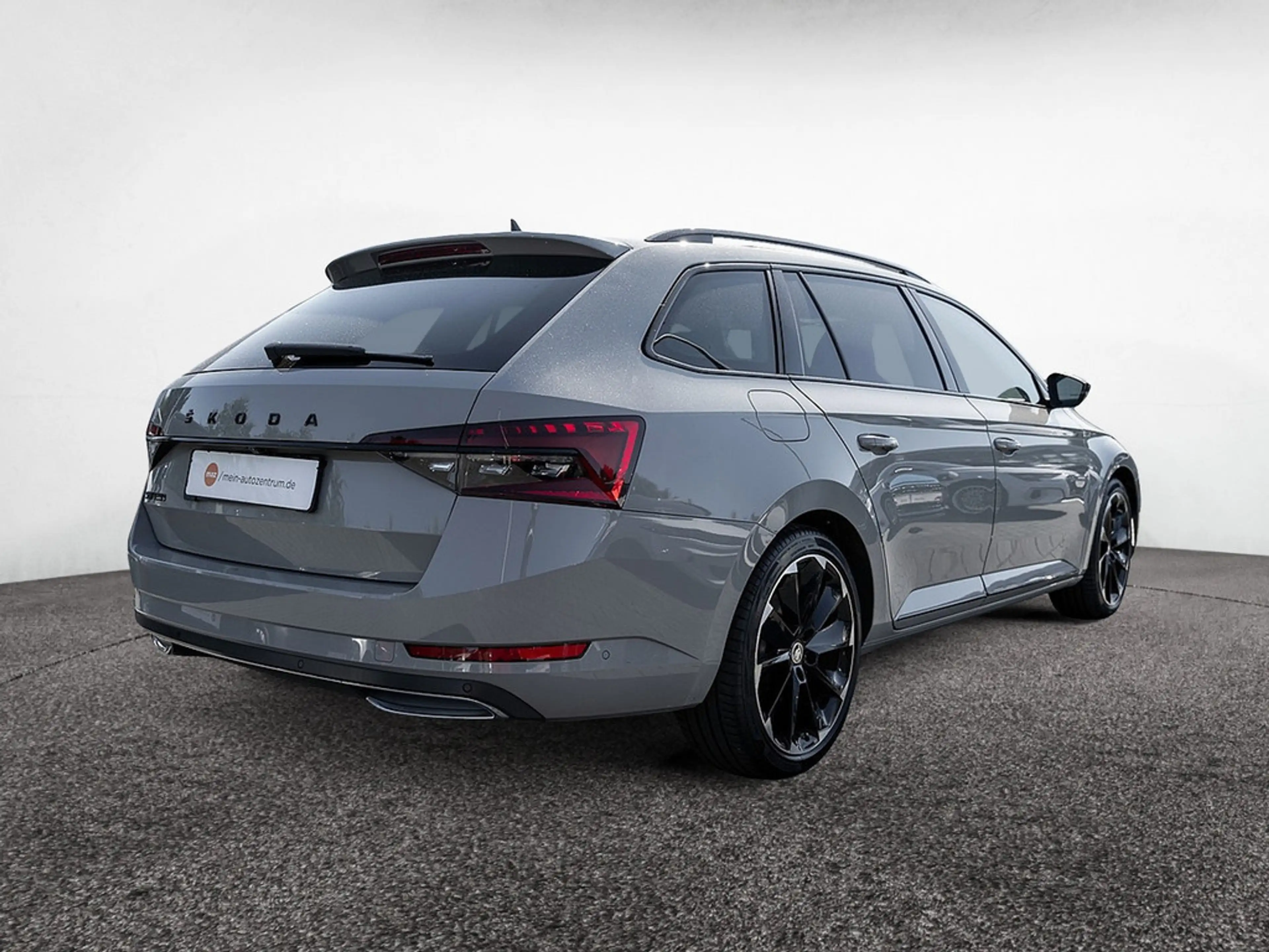 Skoda Superb Combi 2.0 TDI Sportline AHK KAM MATRIX — photo 3