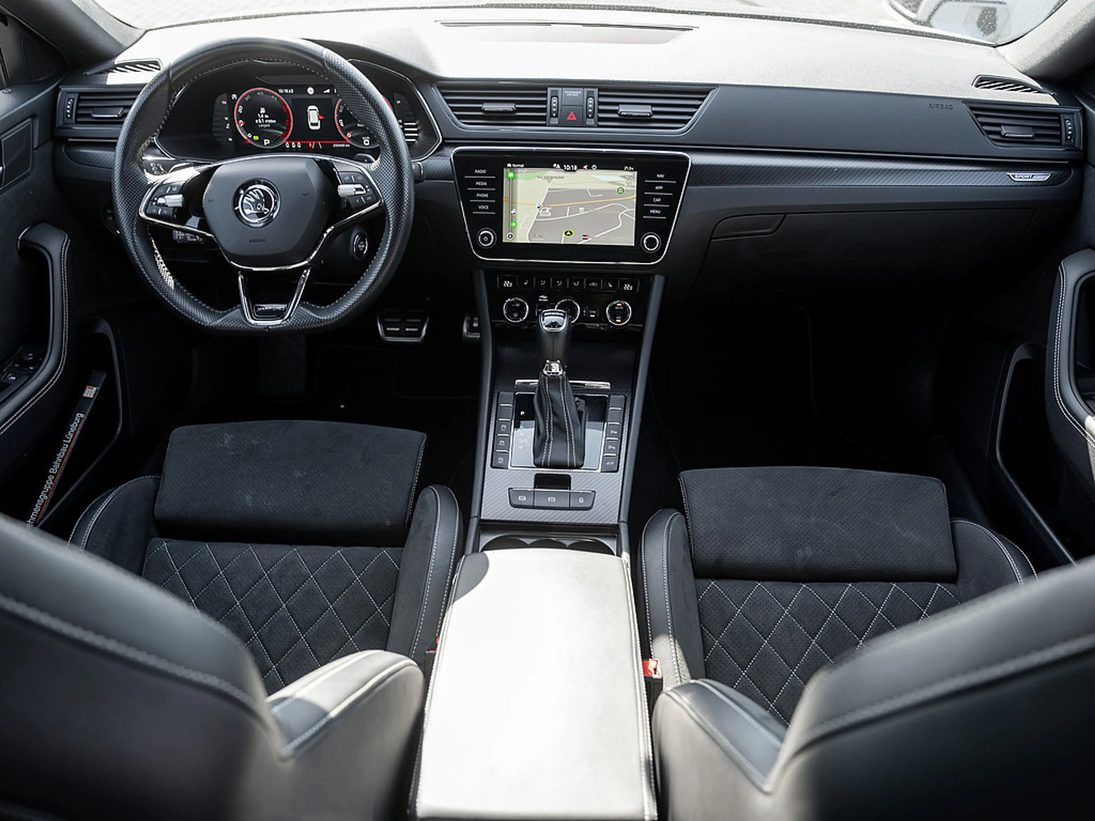 Skoda Superb Combi 2.0 TDI Sportline AHK KAM MATRIX — photo 6