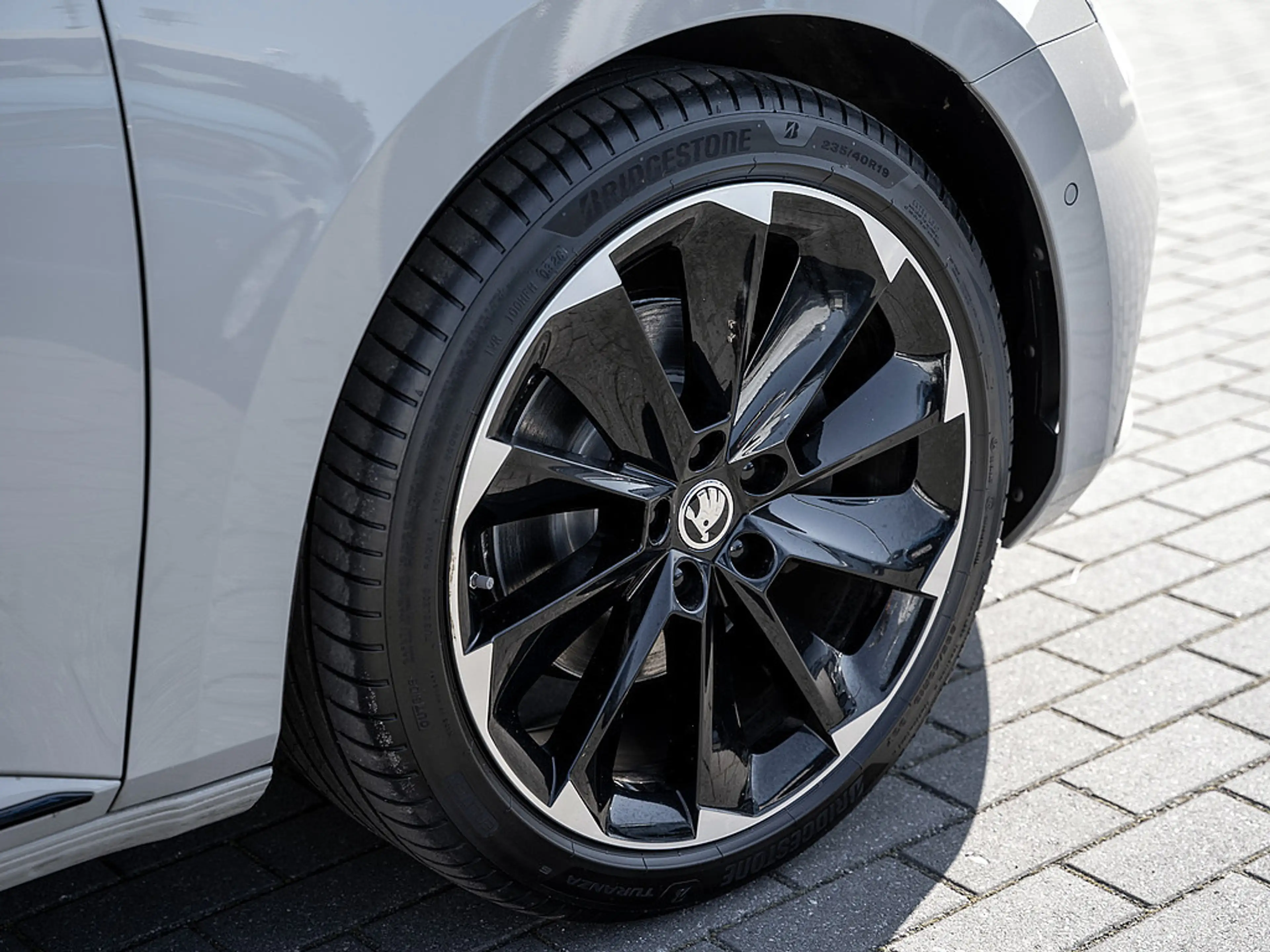 Skoda Superb Combi 2.0 TDI Sportline AHK KAM MATRIX — photo 5