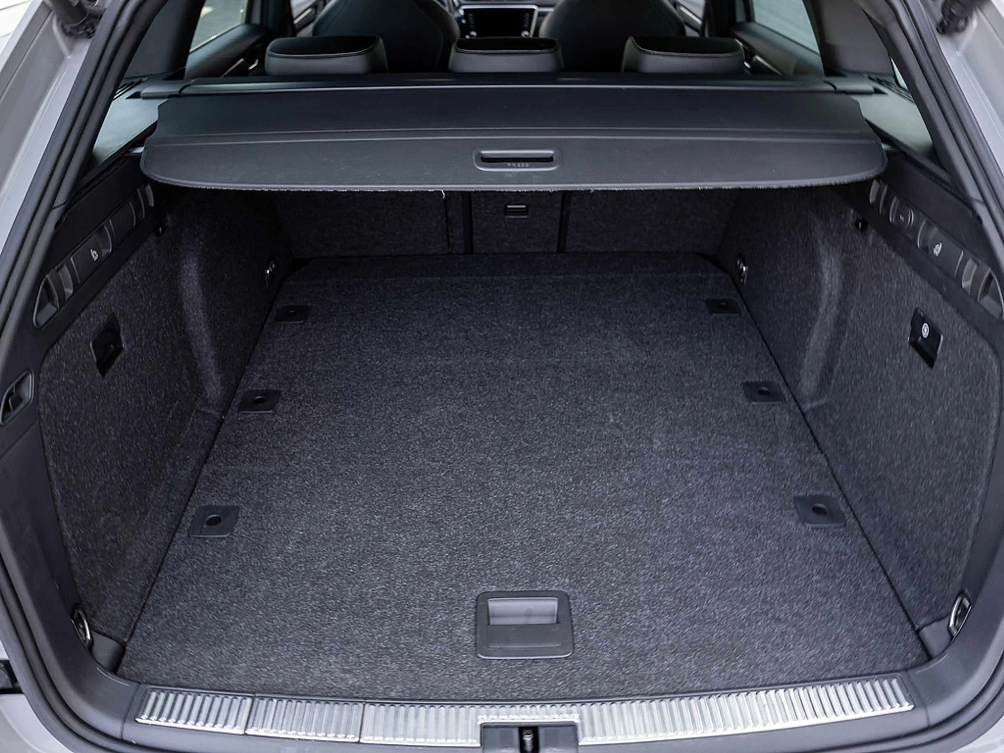 Skoda Superb Combi 2.0 TDI Sportline AHK KAM MATRIX — photo 15