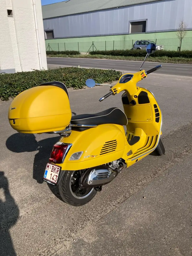 Vespa GTS Super 300 Galben - 2