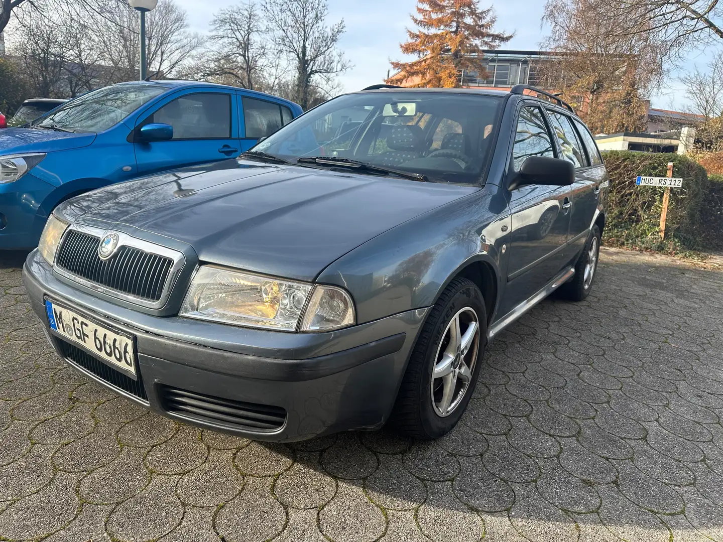 Skoda Octavia Octavia Combi Diesel 1.9 TDI Combi Tour Grau - 1