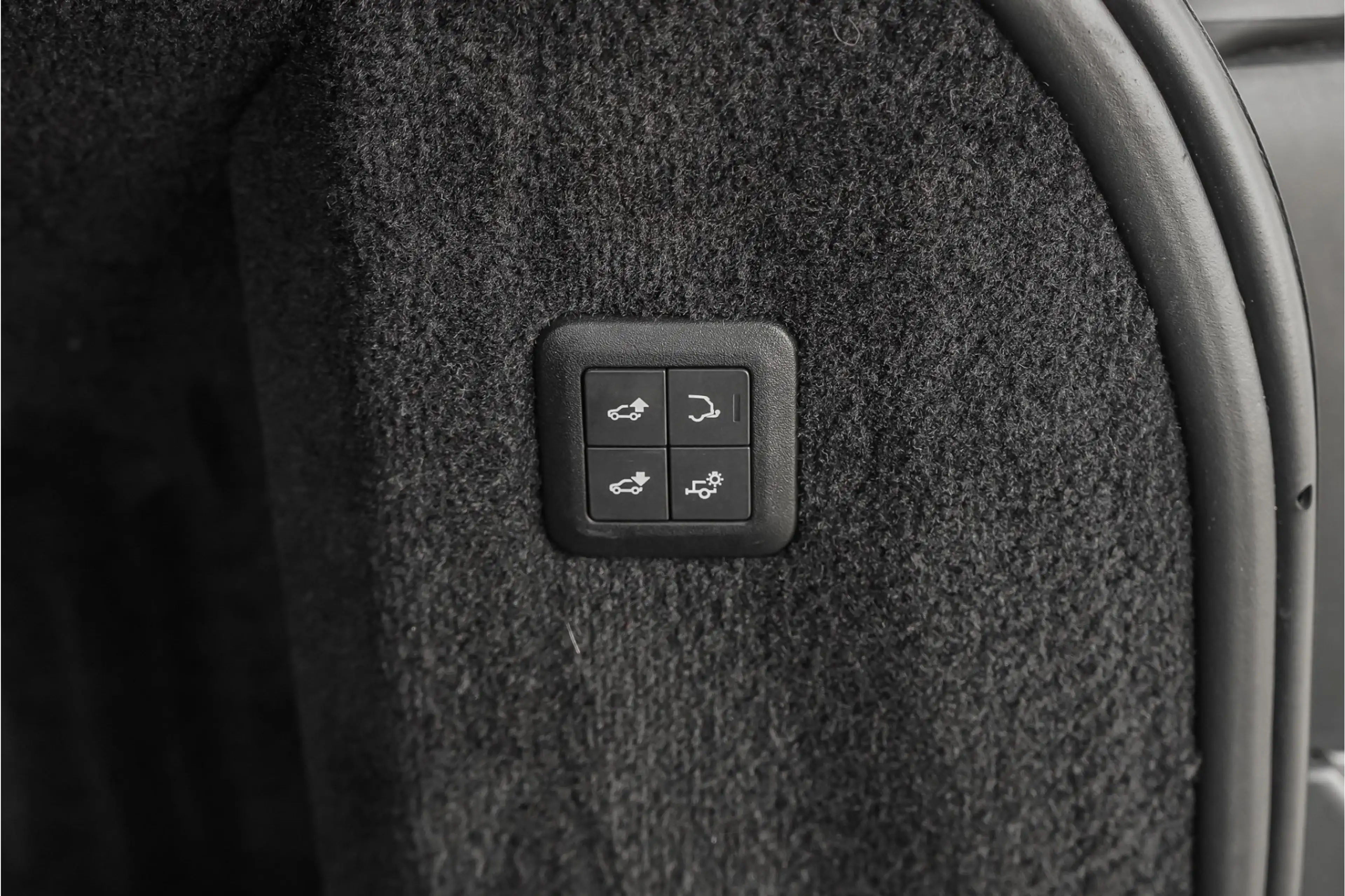 Land Rover Range Rover Sport 4.4 SDV8 HSE Dynamic Pano CarPlay Trekhaak 22" — photo 50