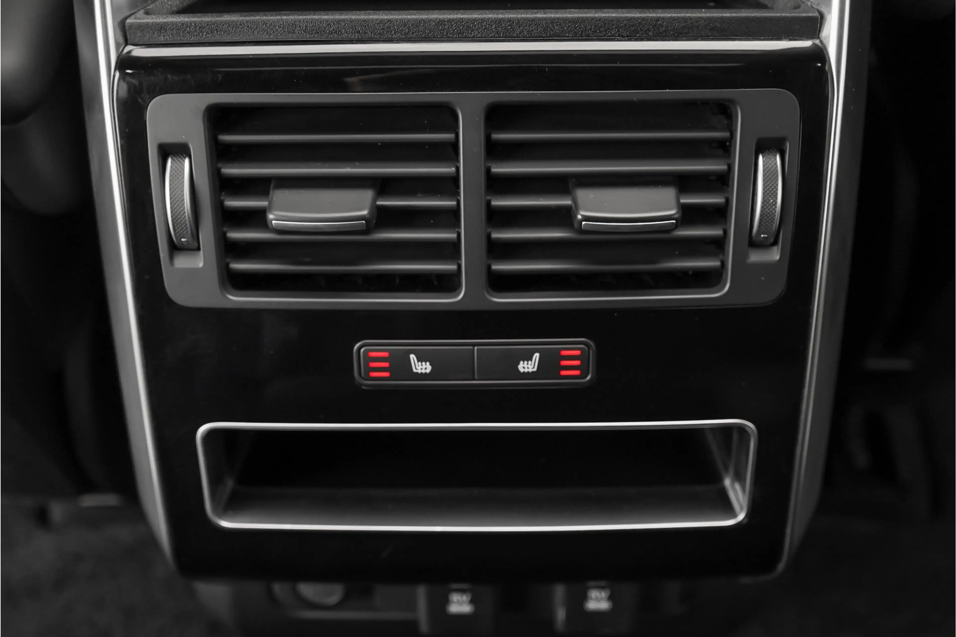 Land Rover Range Rover Sport 4.4 SDV8 HSE Dynamic Pano CarPlay Trekhaak 22" — photo 48