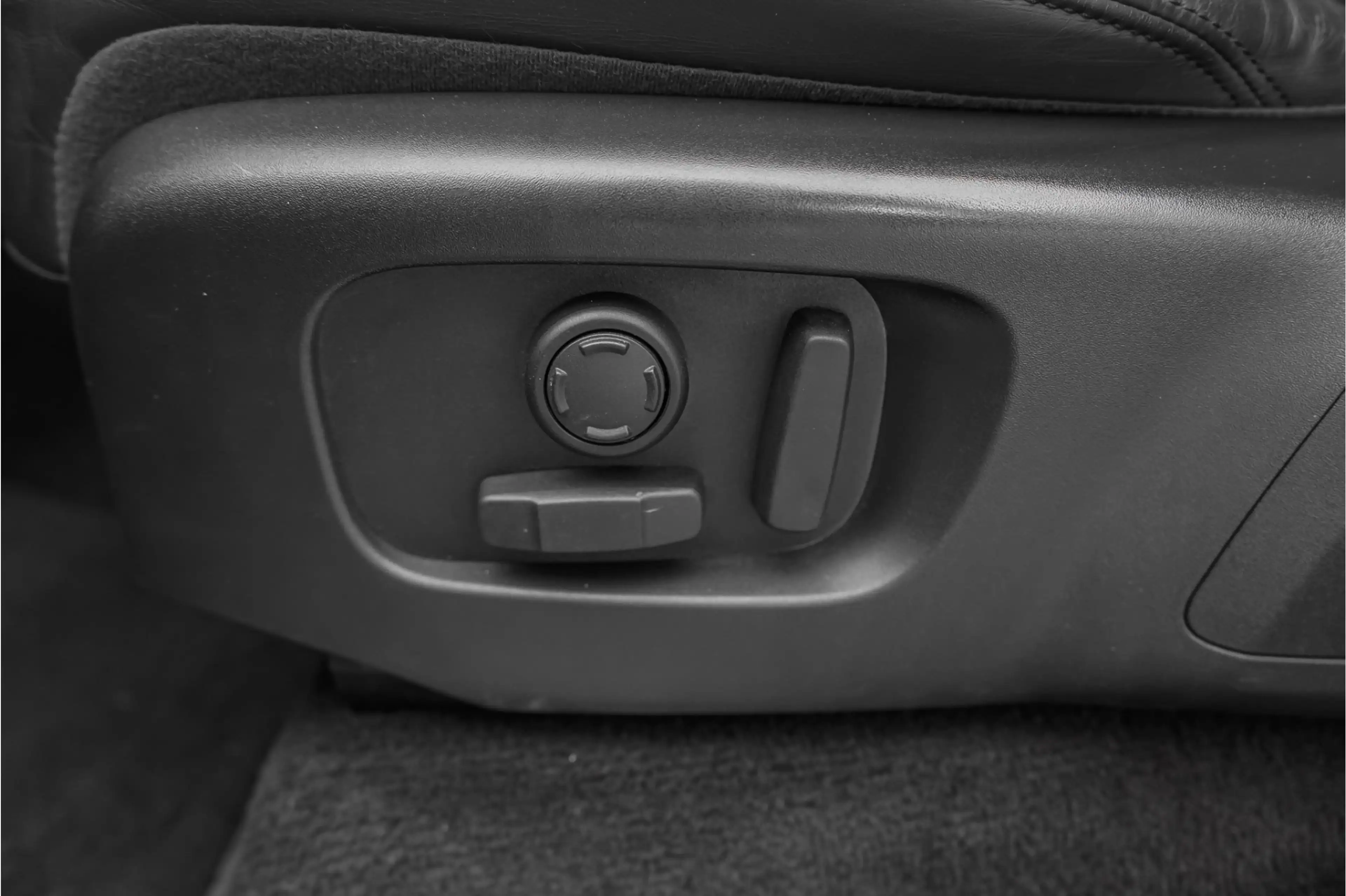 Land Rover Range Rover Sport 4.4 SDV8 HSE Dynamic Pano CarPlay Trekhaak 22" — photo 42