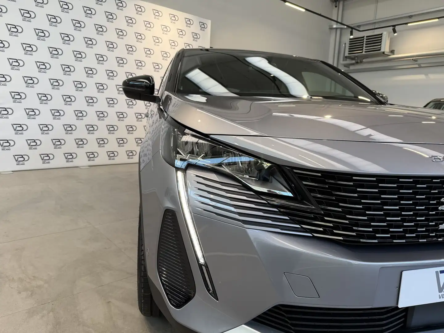 Peugeot 3008 3008 Hybrid 180 e-EAT8 Allure Pack Grigio - 2