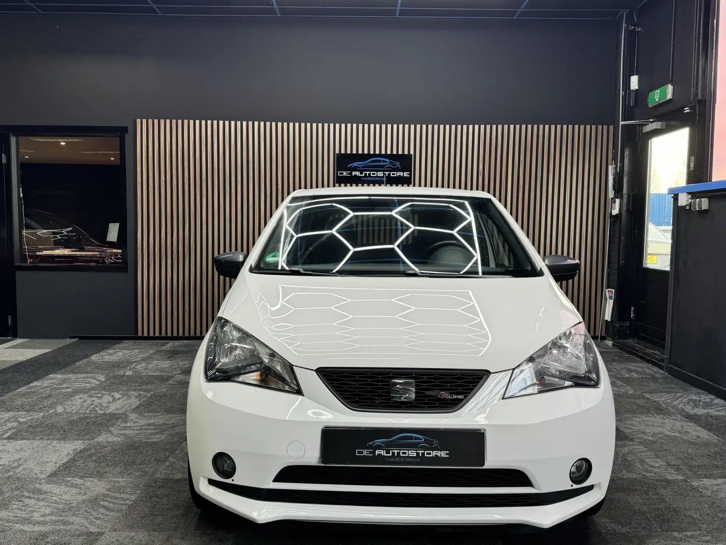 SEAT Mii 1.0 FR Line Sport 1e Eig Airco Stoelverw Standkach Bílá - 2