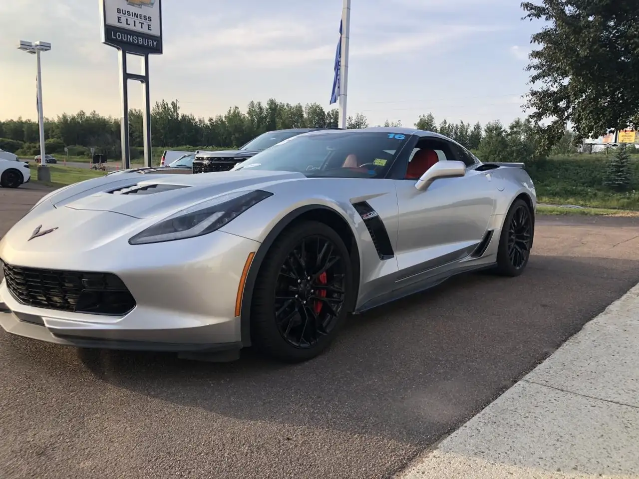 Chevrolet Corvette снимка Chevrolet Corvette