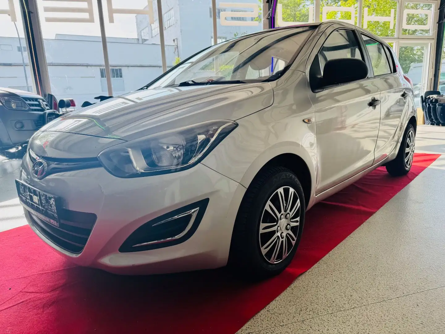 Hyundai i20 FIFA World Cup Edition Silber - 2