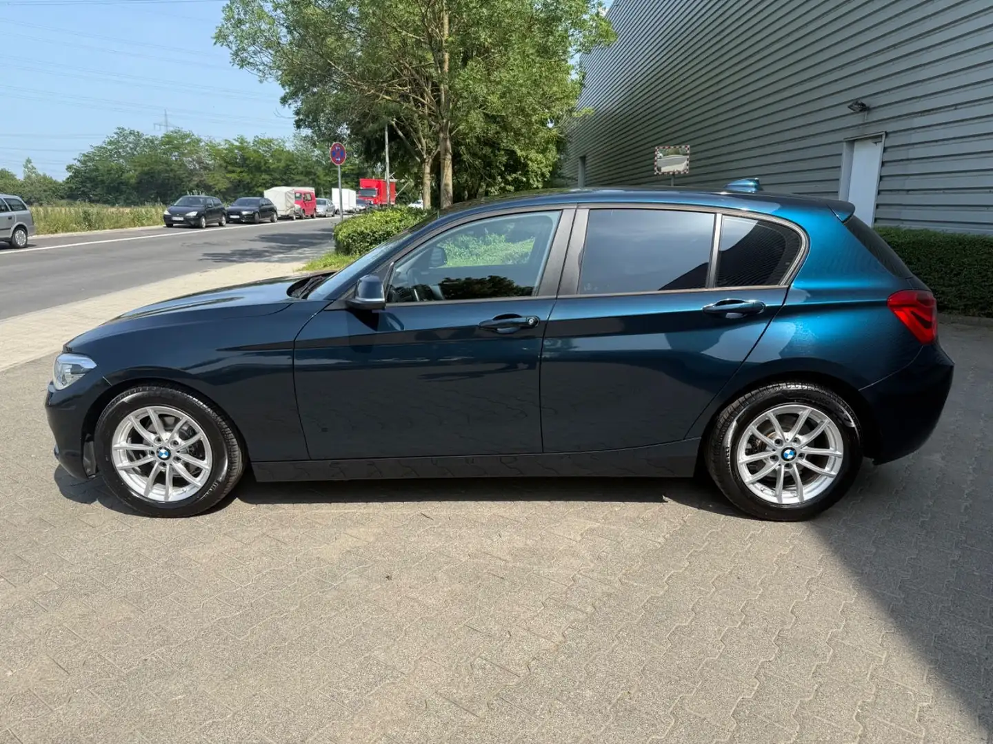 BMW 118 Baureihe 1 Lim. 5-trg. 118 d Sport Line Azul - 2