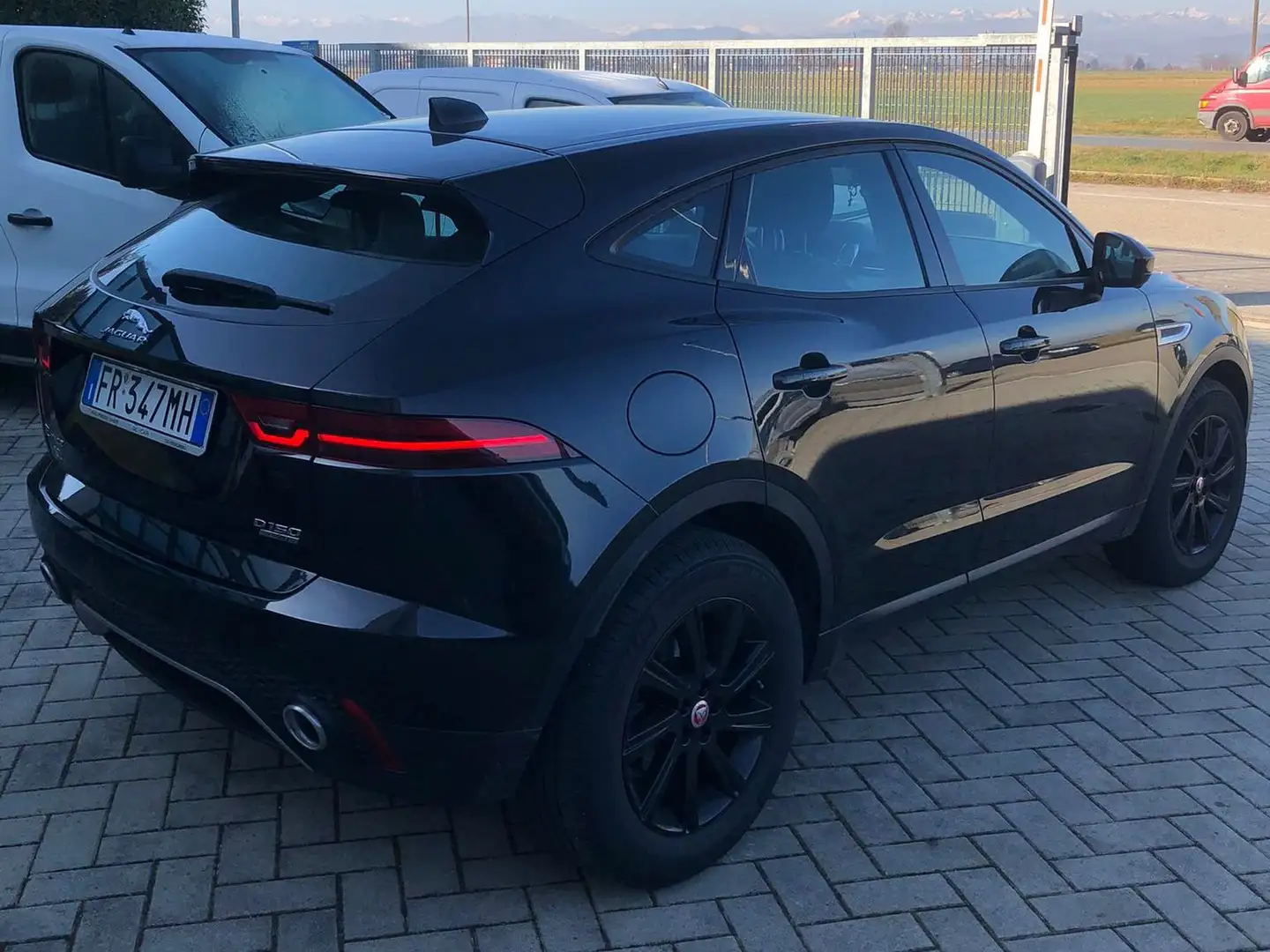 Jaguar E-Pace E-Pace 2.0d i4 R-Dynamic SE awd 150cv auto Nero - 2
