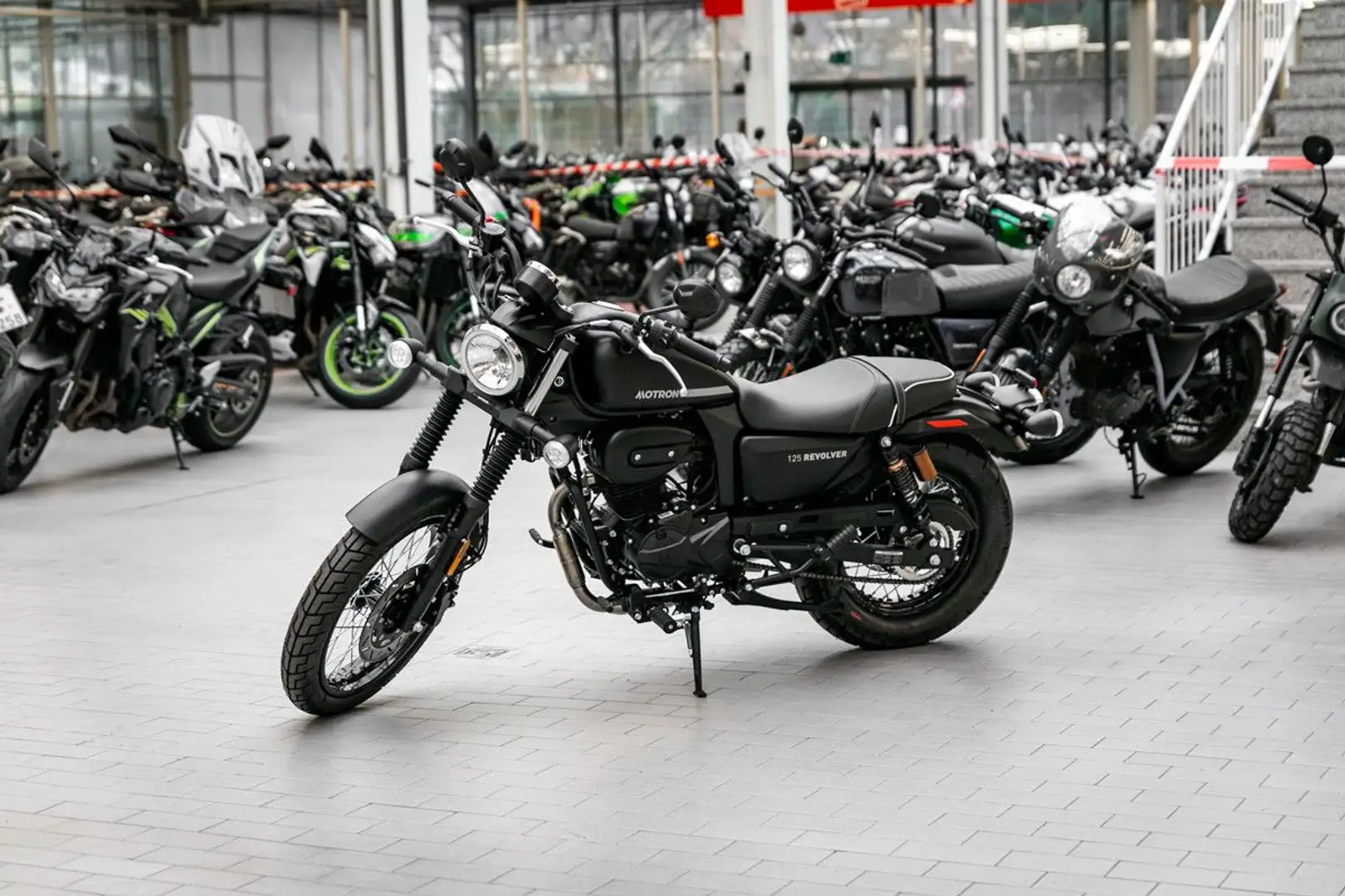 Motron Revolver 125 1.Hand, unfallfrei, Scheckheft Negro - 2