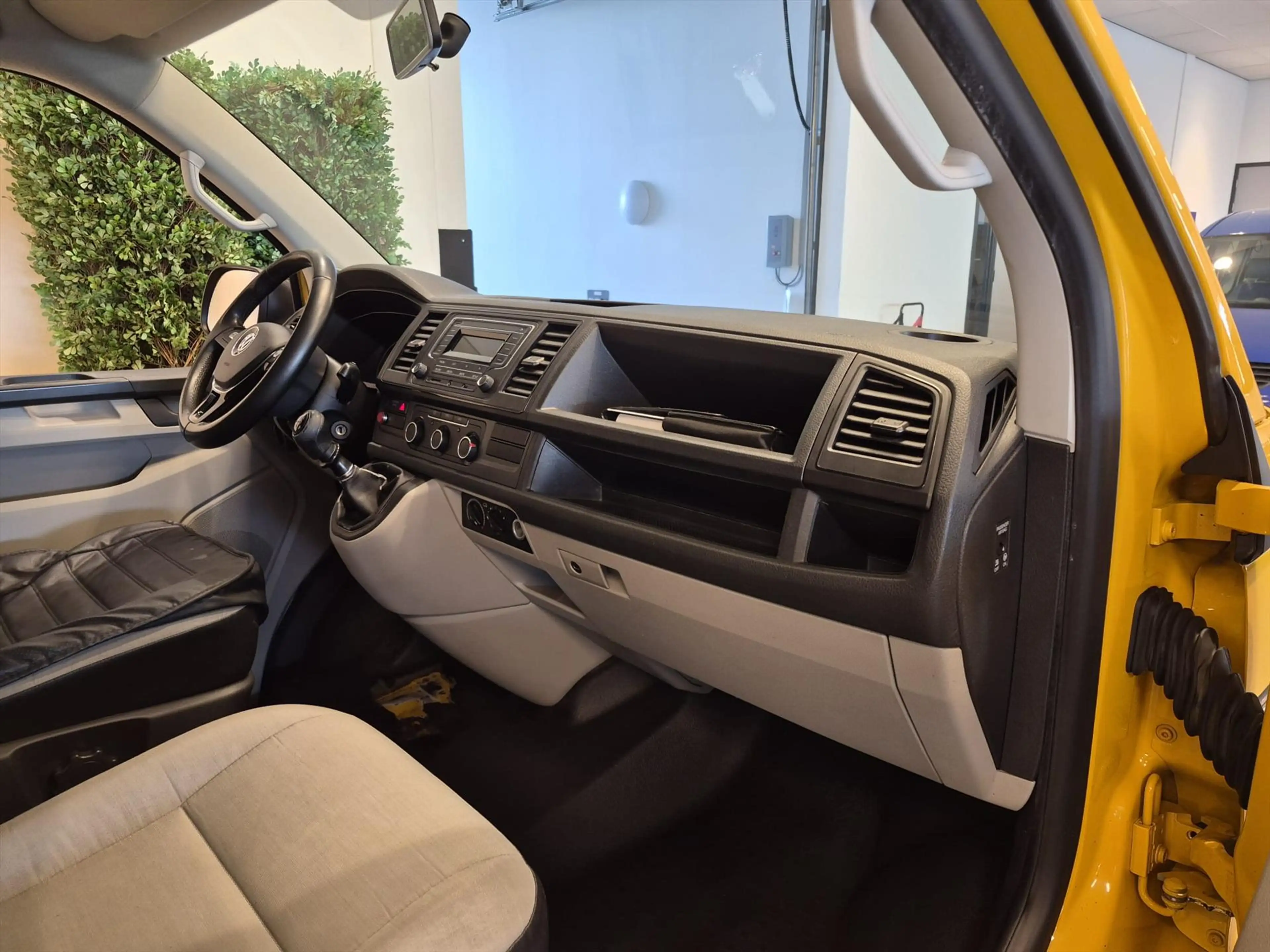 Volkswagen Transporter L2H3 Personenbus / Buurtbus 7-pers. — photo 8