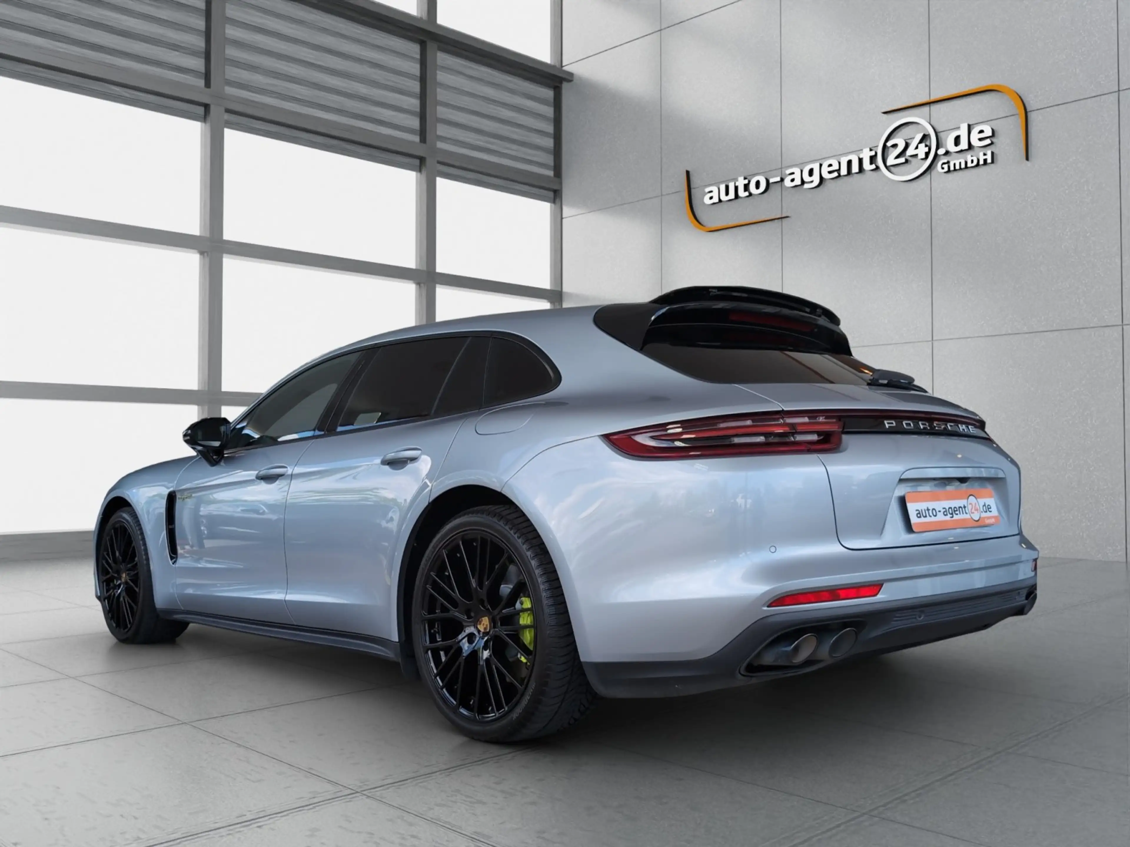 Porsche Panamera 4 E-Hybrid Sport Turismo/Matrix/Nachtsicht/Bose — photo 3