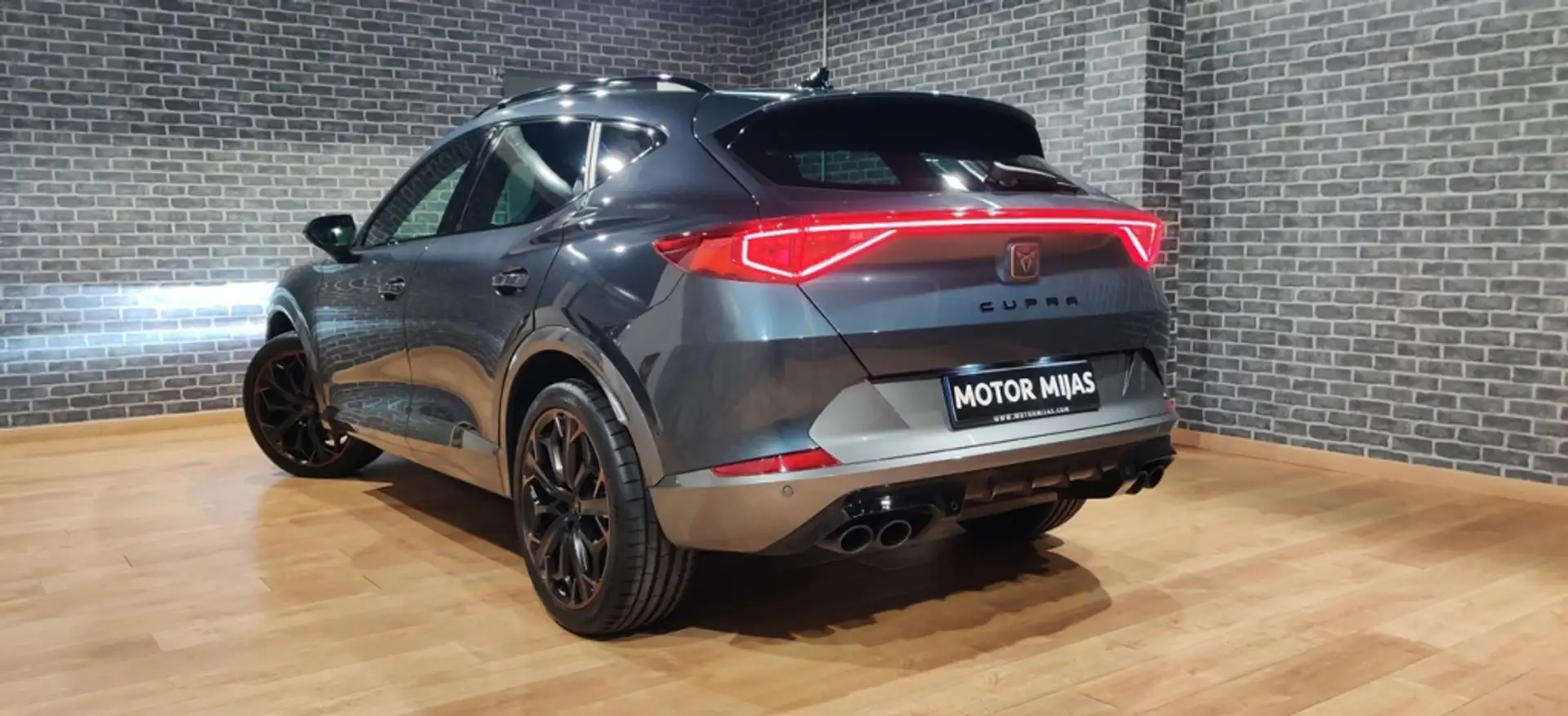 CUPRA Formentor 2.0 TSI 310 VZ DSG 4Drive Gris - 2