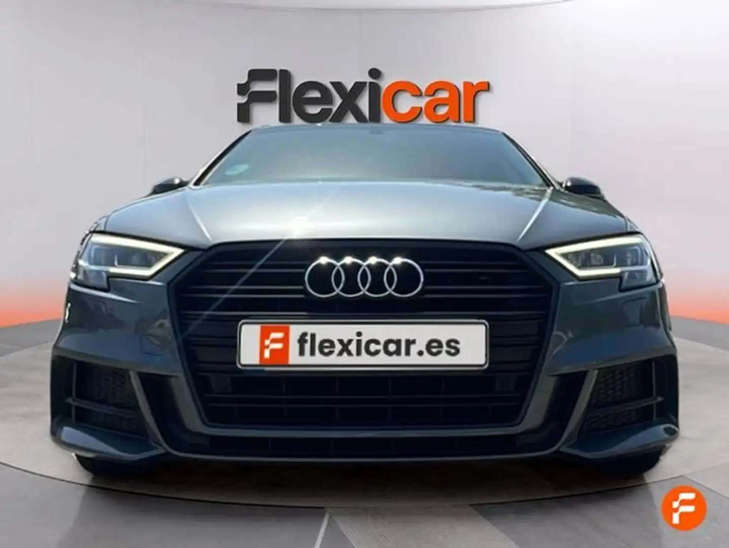 Audi A3 Sportback 35 TFSI Black line S tronic 110kW Gris - 2