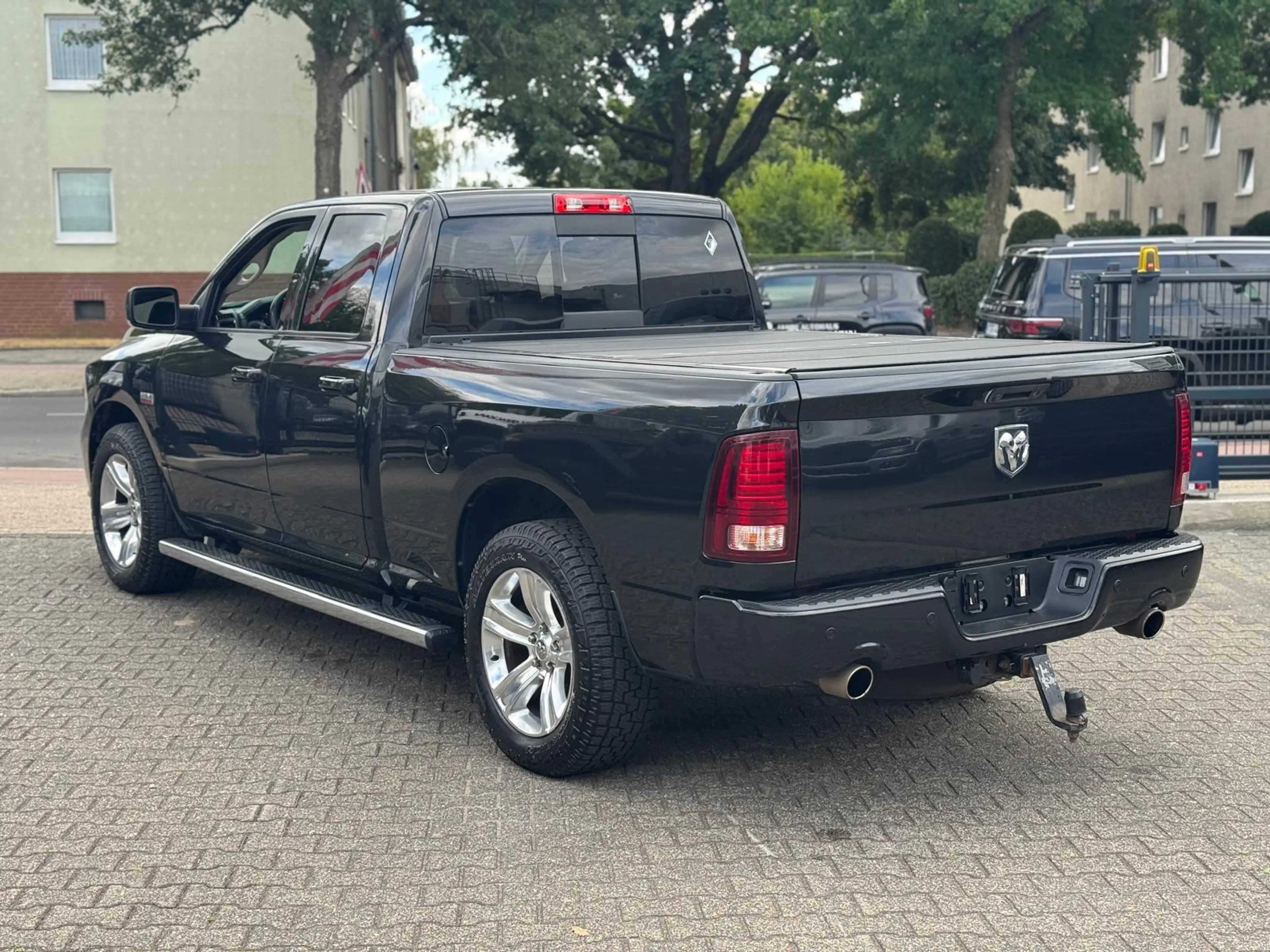 Dodge RAM 5.7 V8 Quad Cab Sport + LPG — photo 7