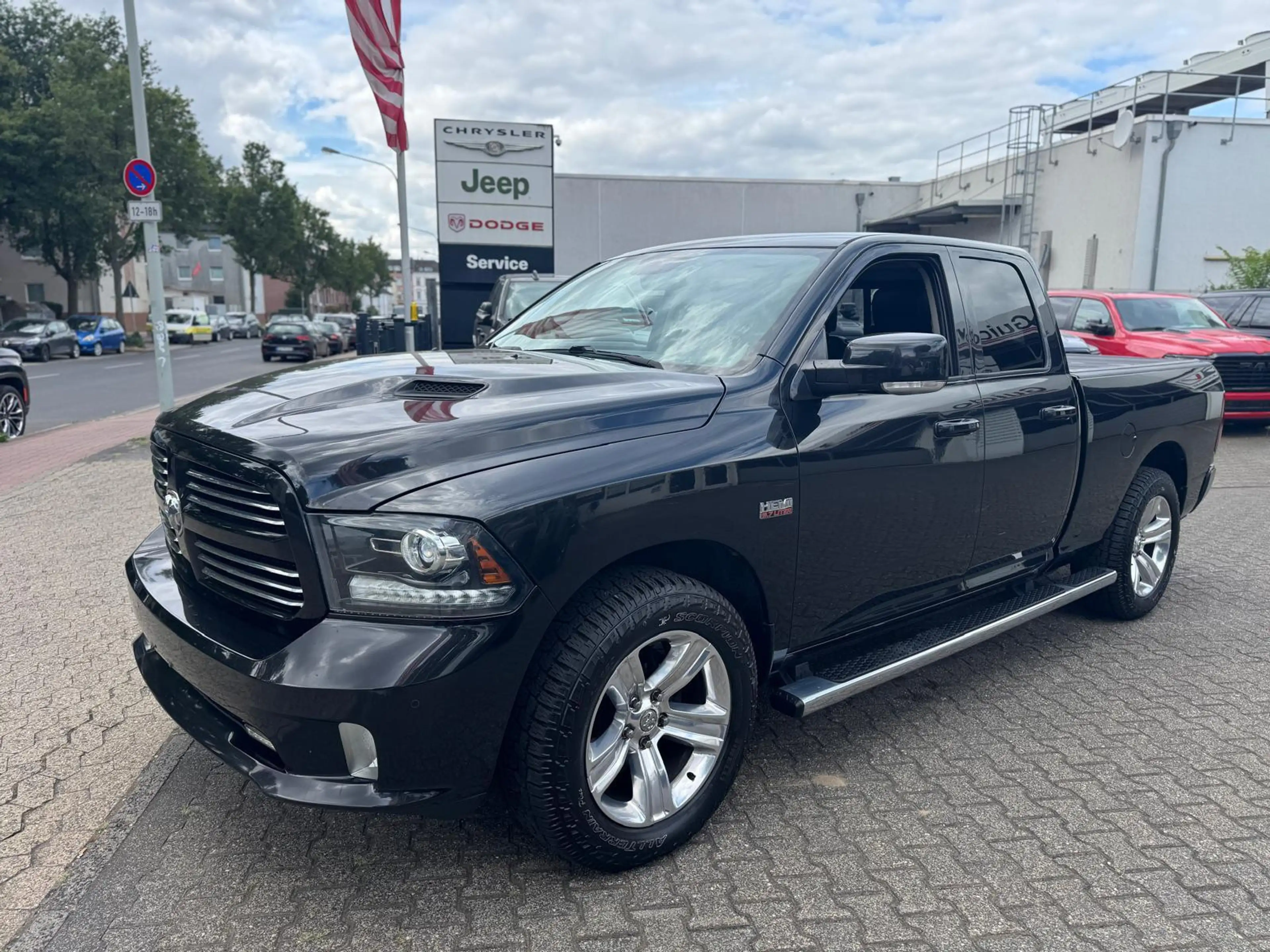Dodge RAM 5.7 V8 Quad Cab Sport + LPG — photo 10