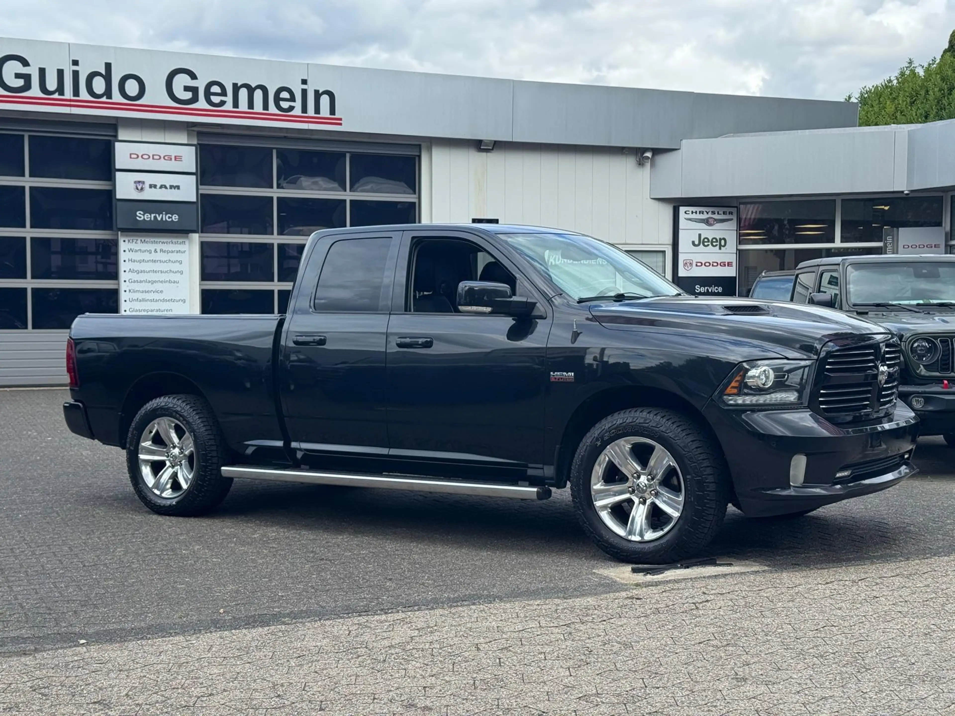 Dodge RAM 5.7 V8 Quad Cab Sport + LPG — photo 2