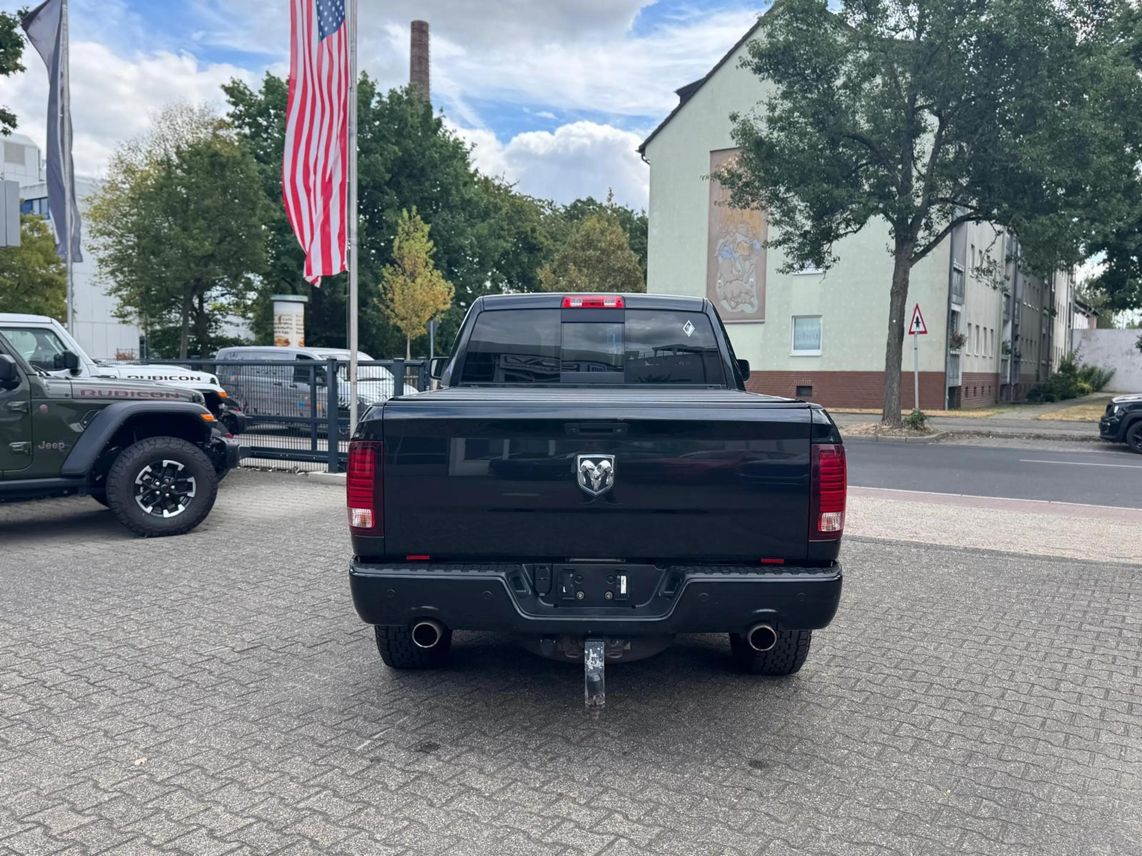 Dodge RAM 5.7 V8 Quad Cab Sport + LPG — photo 6