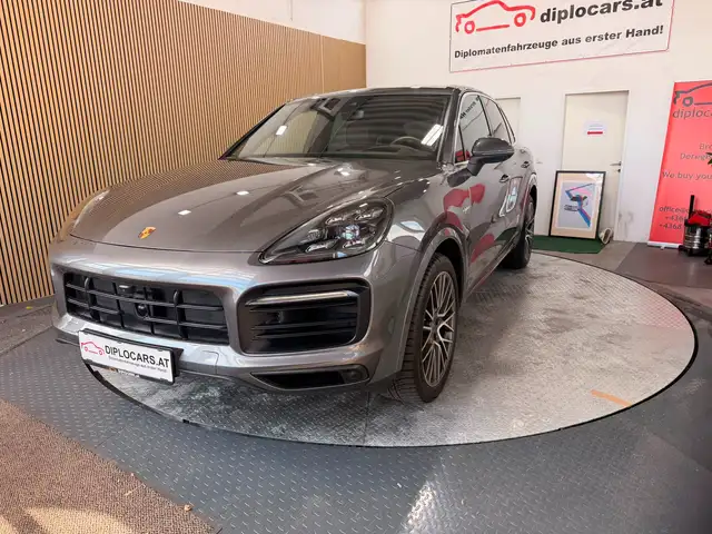 Porsche Cayenne view 4